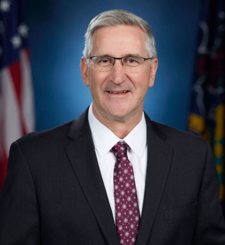 Agriculture secretary honors farms